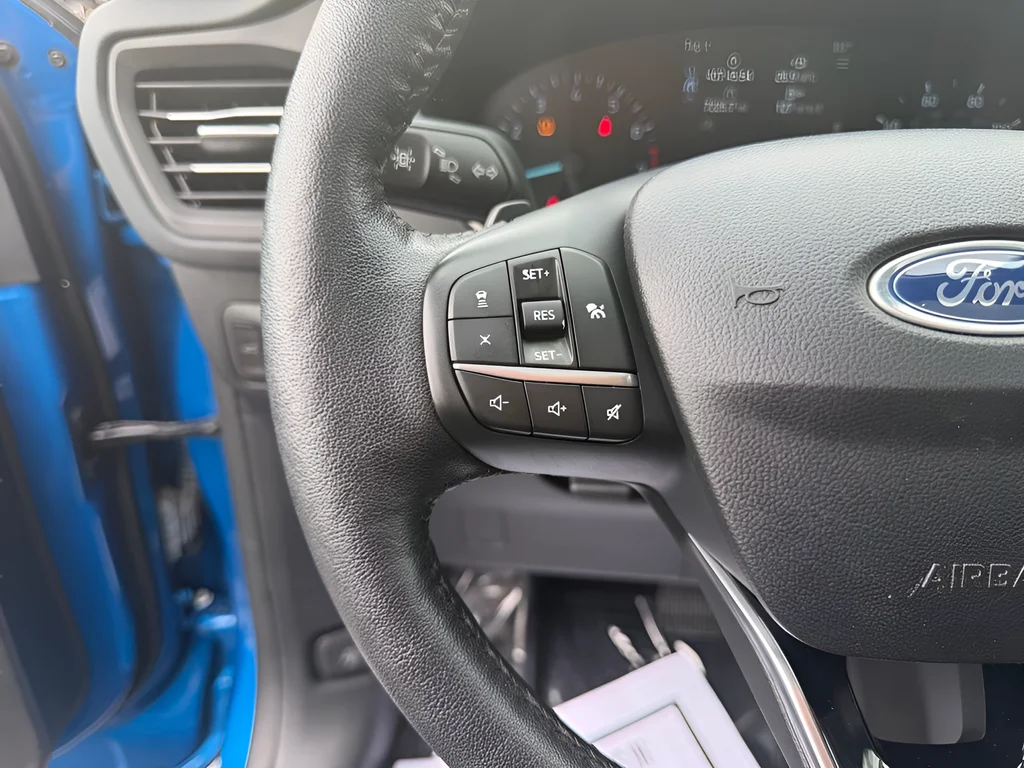 Used 2020 Blue Ford SEL image 12