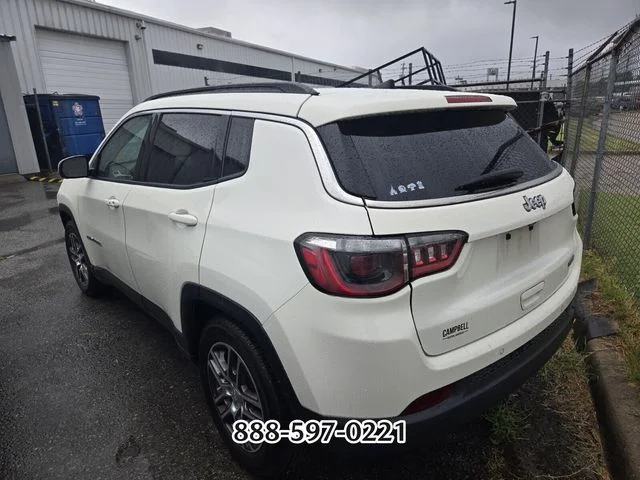 Used 2020 White Jeep Latitude image 4