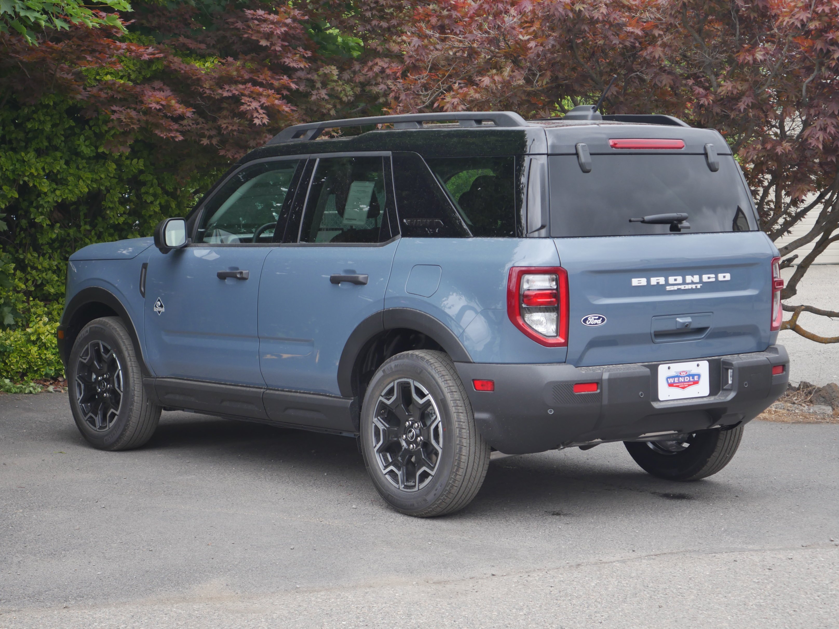 New 2026 Azure Gray Metallic Tri-Coat Ford Outer Banks® image 21