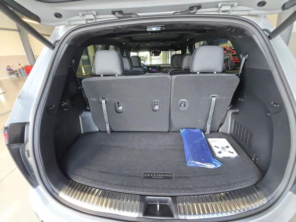 Used 2025 Gray Kia SX-Prestige X-Line image 23
