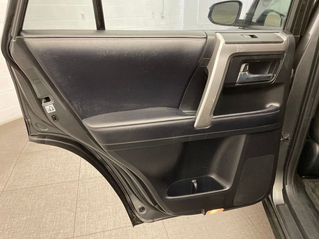 Used 2018 Gray Toyota SR5 image 23