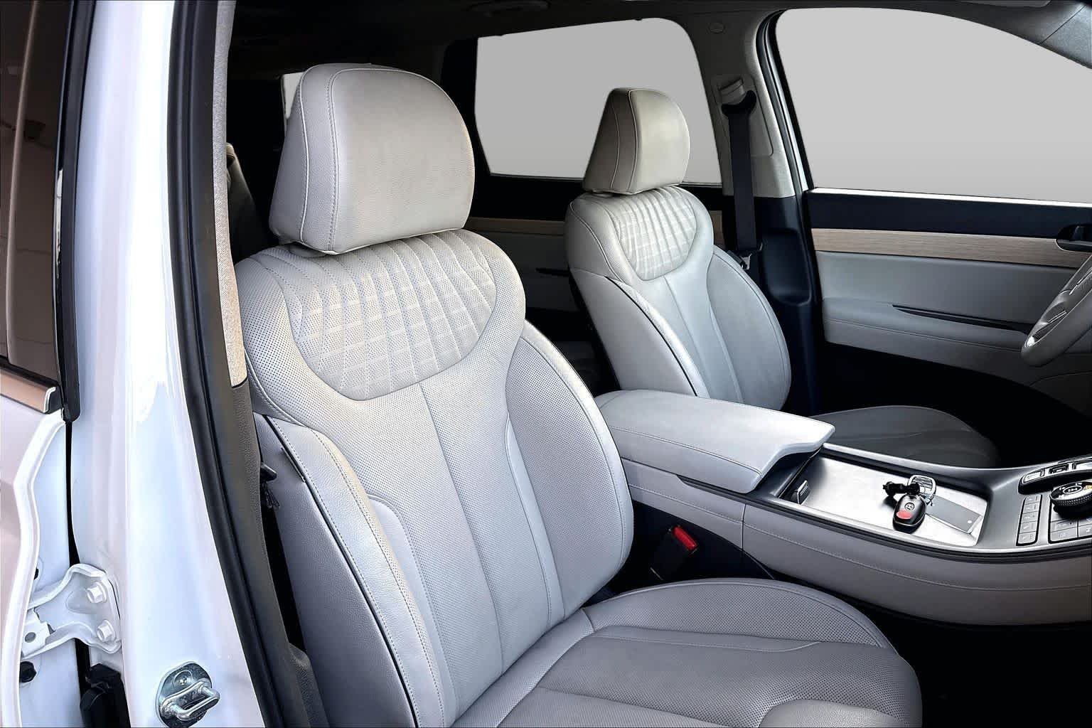 Used 2024 Hyper White Hyundai Limited image 9