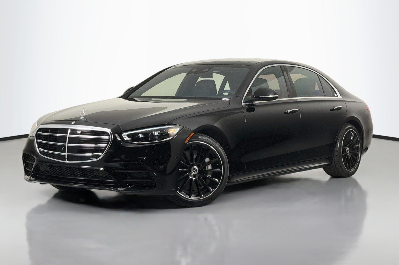Certified Used 2022 Black Mercedes-Benz S 580 image 1