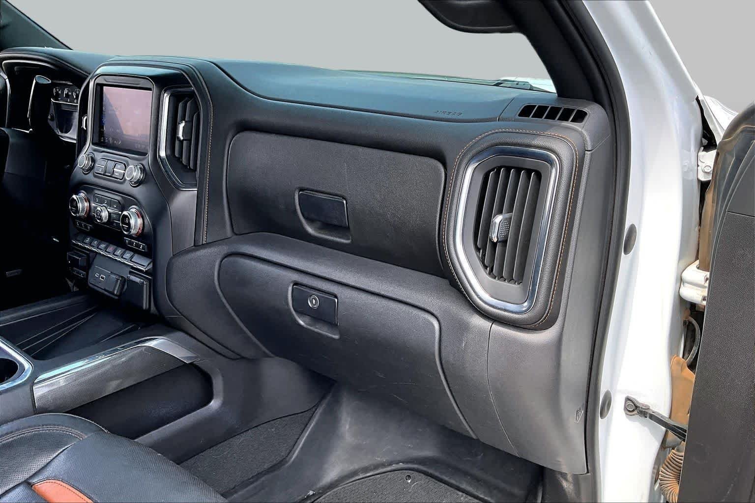Used 2021 Summit White GMC AT4 image 18