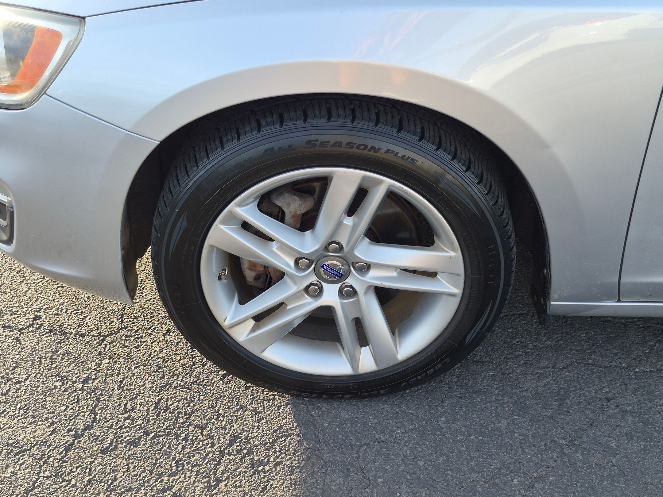 Used 2015 Bright Silver Metallic Volvo T5 Platinum image 11