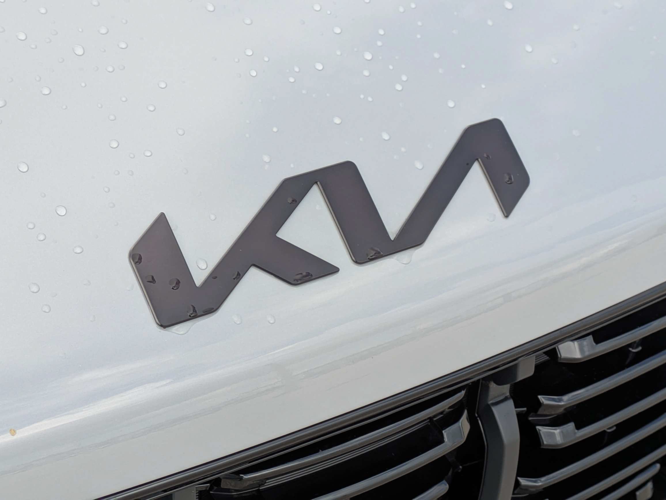 Certified Used 2025 Wolf Gray Kia X-Line EX image 13