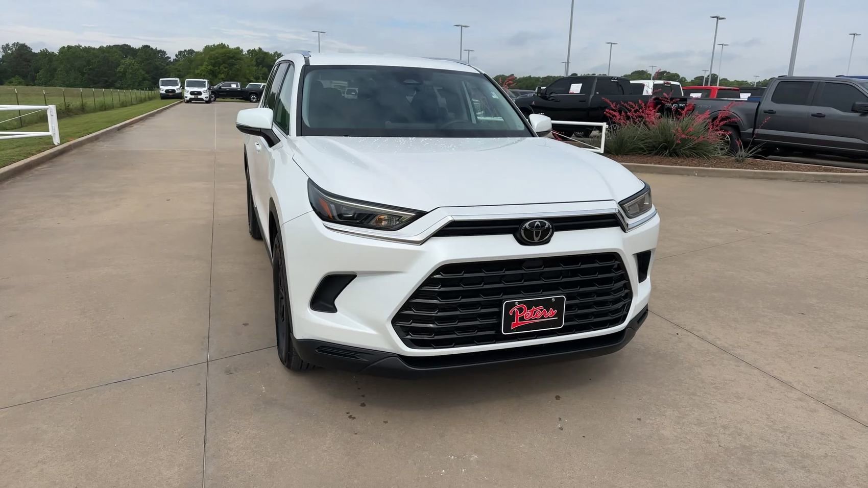 Used 2024 Wind Chill Pearl Toyota XLE image 4