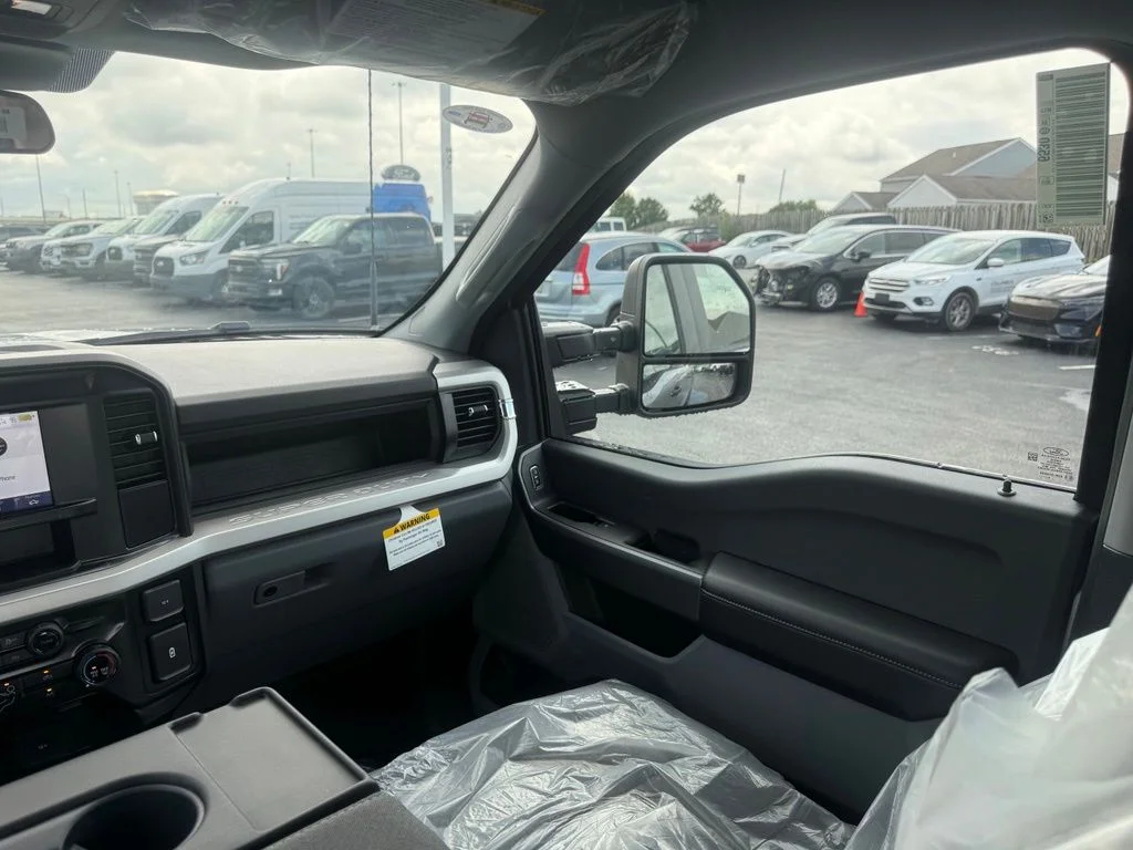 New 2027 Iconic Silver Metallic Ford F-250® XL image 44