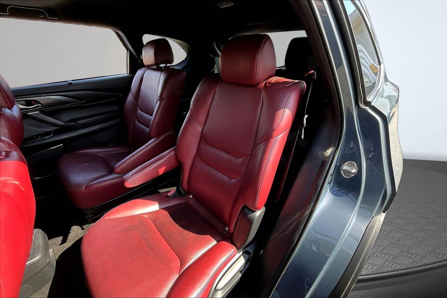 Used 2023 Gray Mazda Carbon Edition image 19