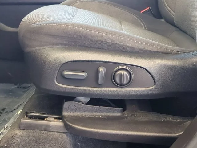 Used 2023 Mosaic Black Metallic Chevrolet LT Cloth image 22