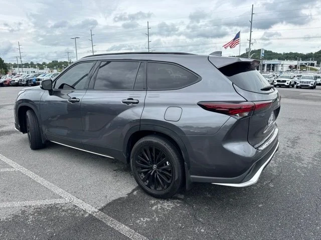 Used 2024  Toyota XSE image 6