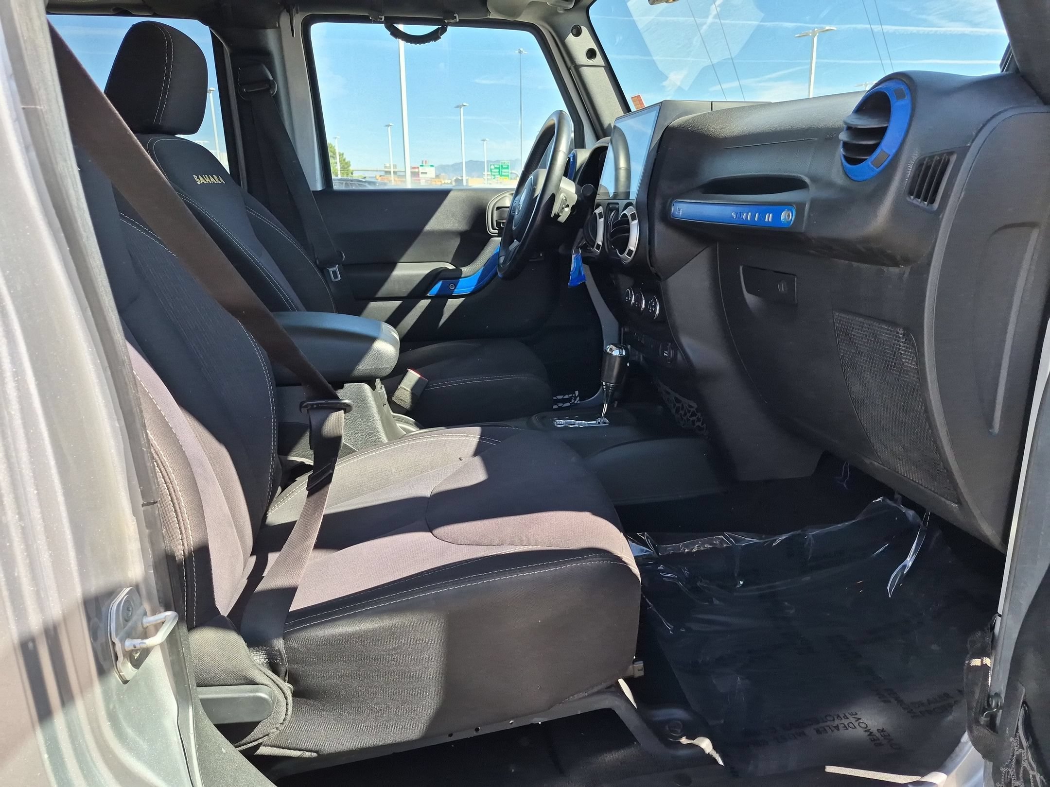 Used 2013 Billet Silver Metallic Jeep Sahara image 28