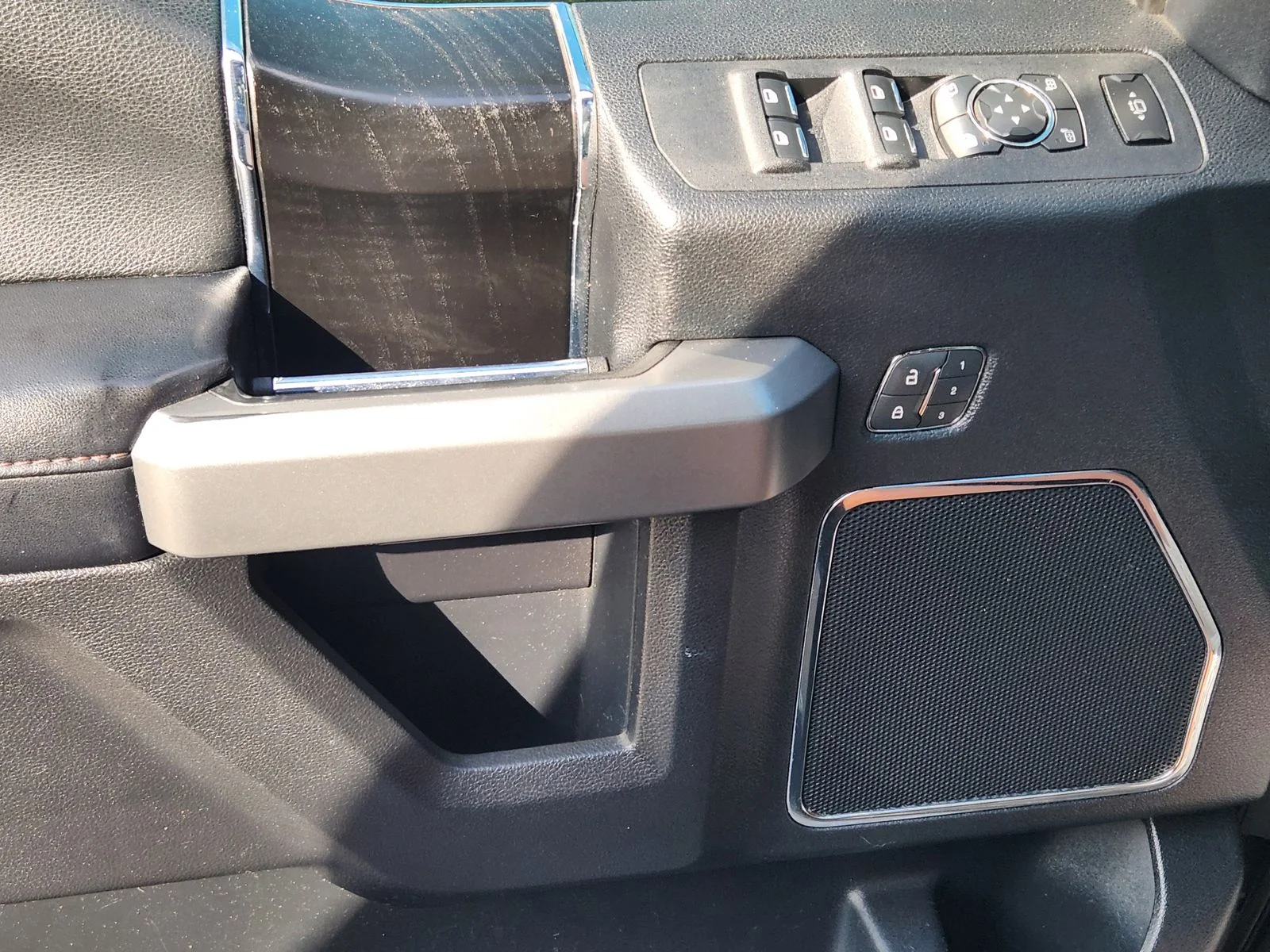 Used 2019 Gray Ford Platinum image 23