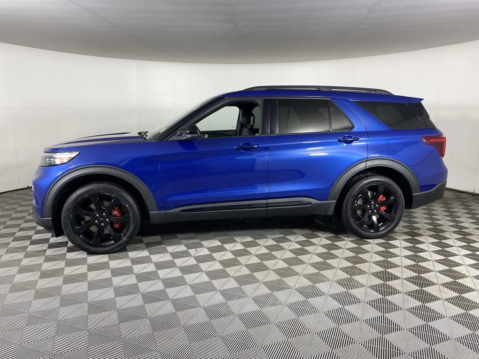 Used 2022 Atlas Blue Ford ST image 14
