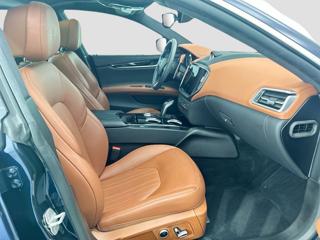 Used 2023  Maserati Modena image 19