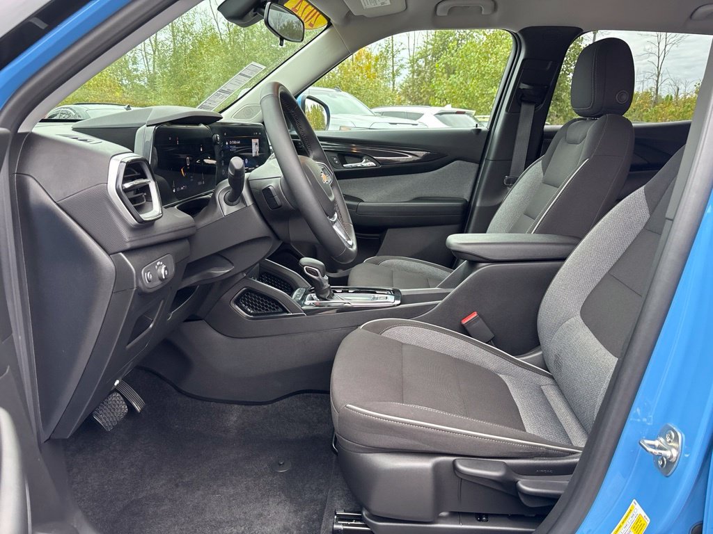 Used 2024 Blue Chevrolet LT image 17