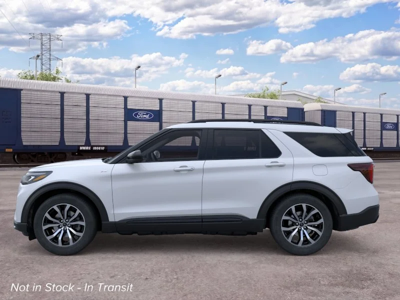 New 2026 Space White Metallic Ford ST-Line image 3