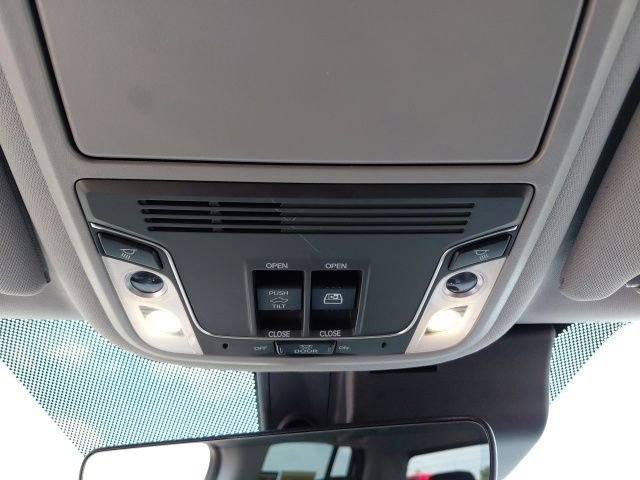 Used 2024 White Honda RTL image 23