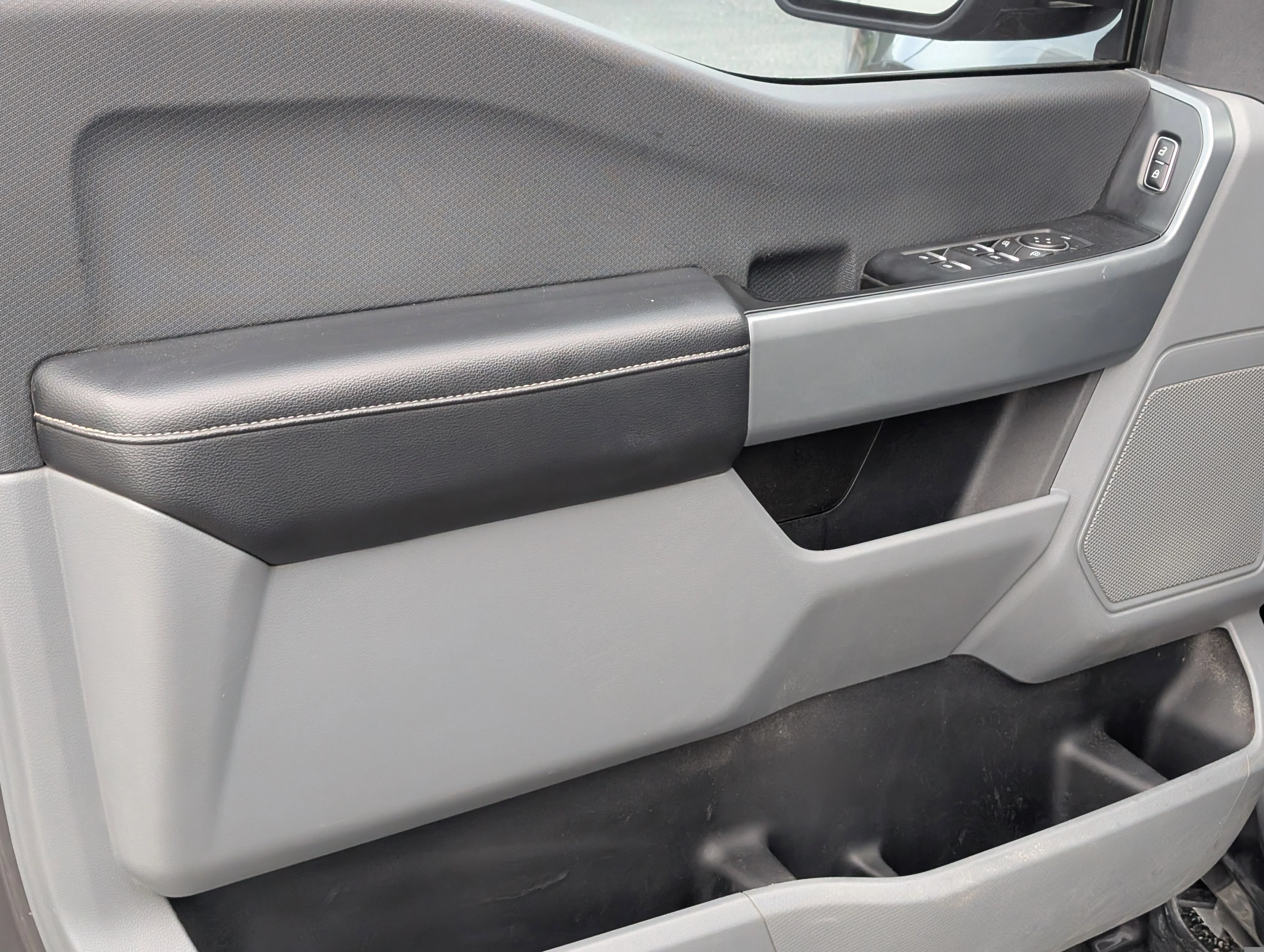Used 2023 Gray Metallic Ford XLT image 16