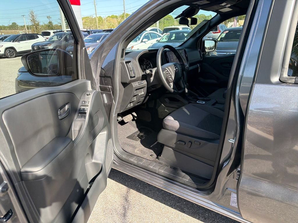 New 2026 Nissan Frontier SV 4D Crew Cab