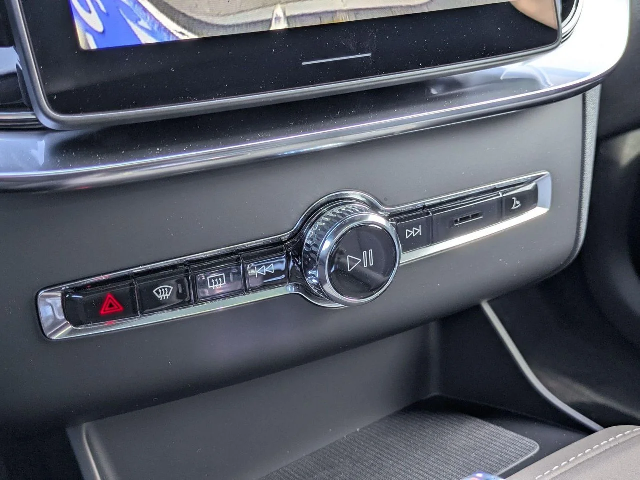 2026 Volvo XC90 Plus - Photo 8