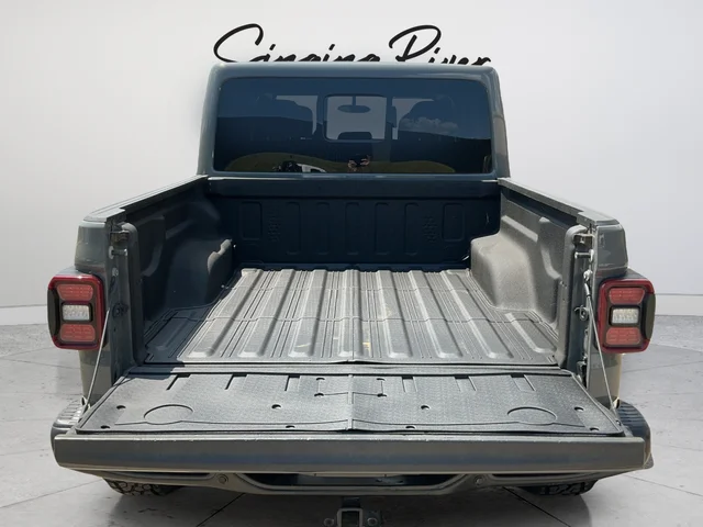Used 2021 Gray Jeep Rubicon image 25