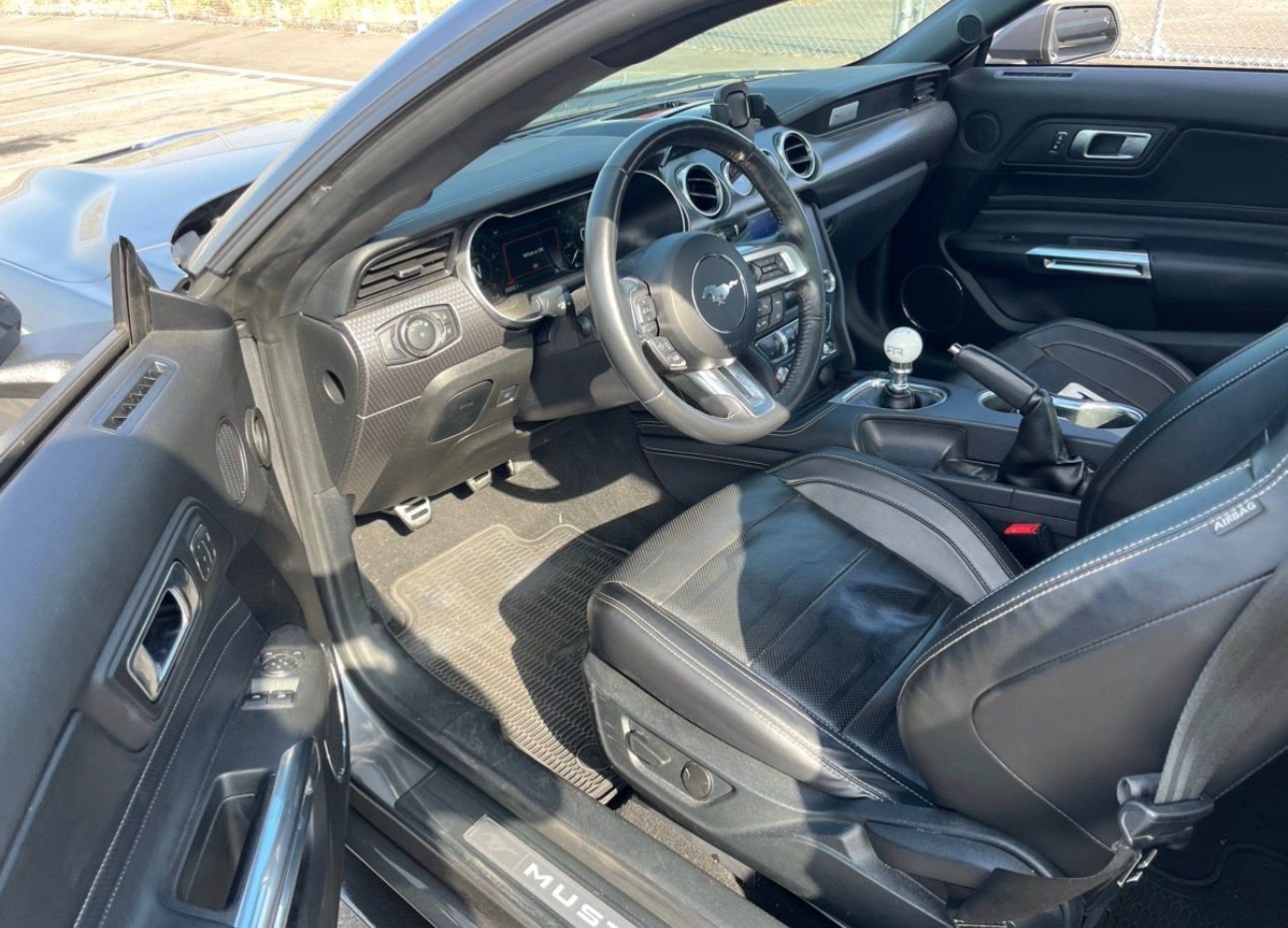 2022 Ford Mustang GT Premium photo 3