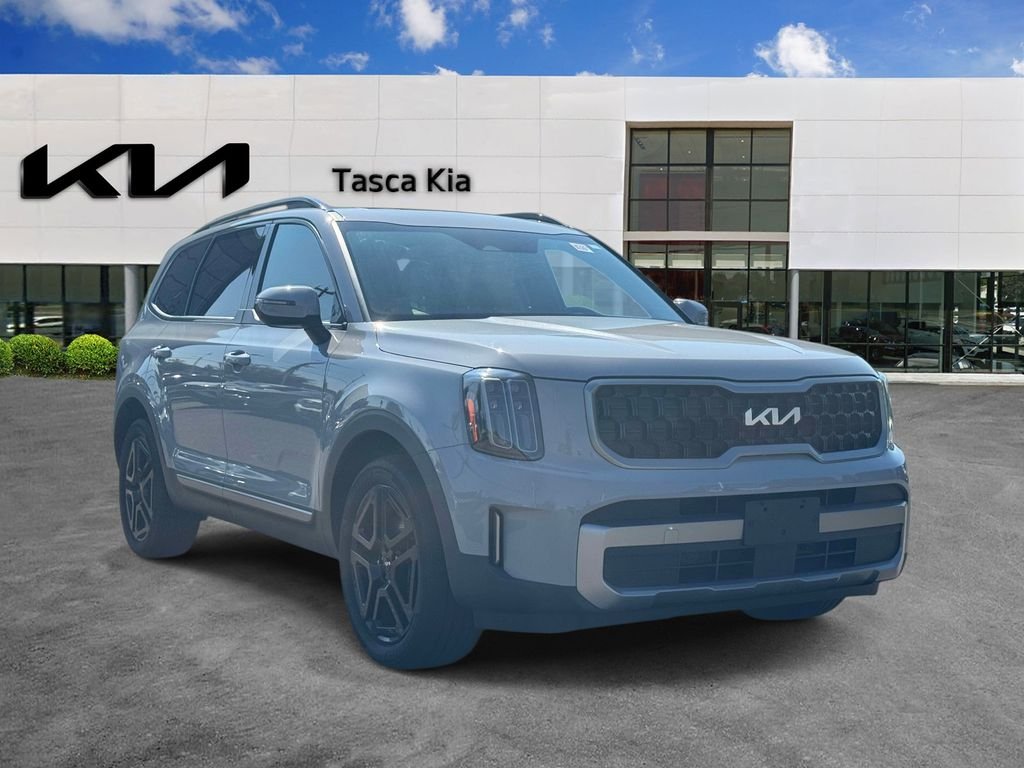 Used 2023 Gray Kia EX X-Line image 1