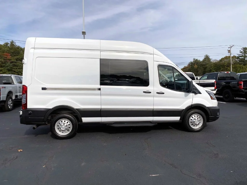Used 2023 Oxford White Ford  image 2