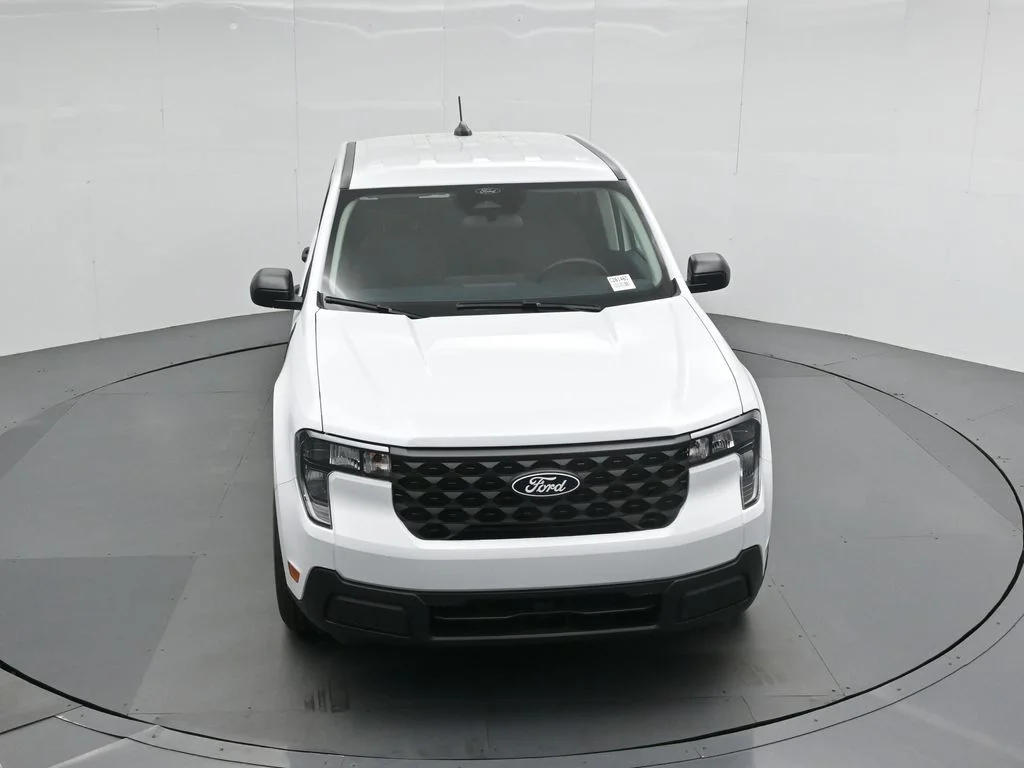 New 2026 Oxford White Ford XLT image 32