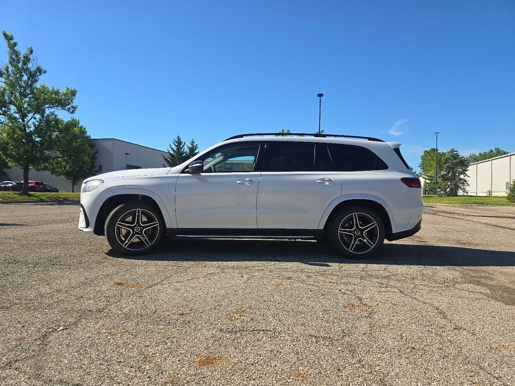 New 2026 MANUFAKTUR Moonlight White Metallic Mercedes-Benz GLS 450 image 53