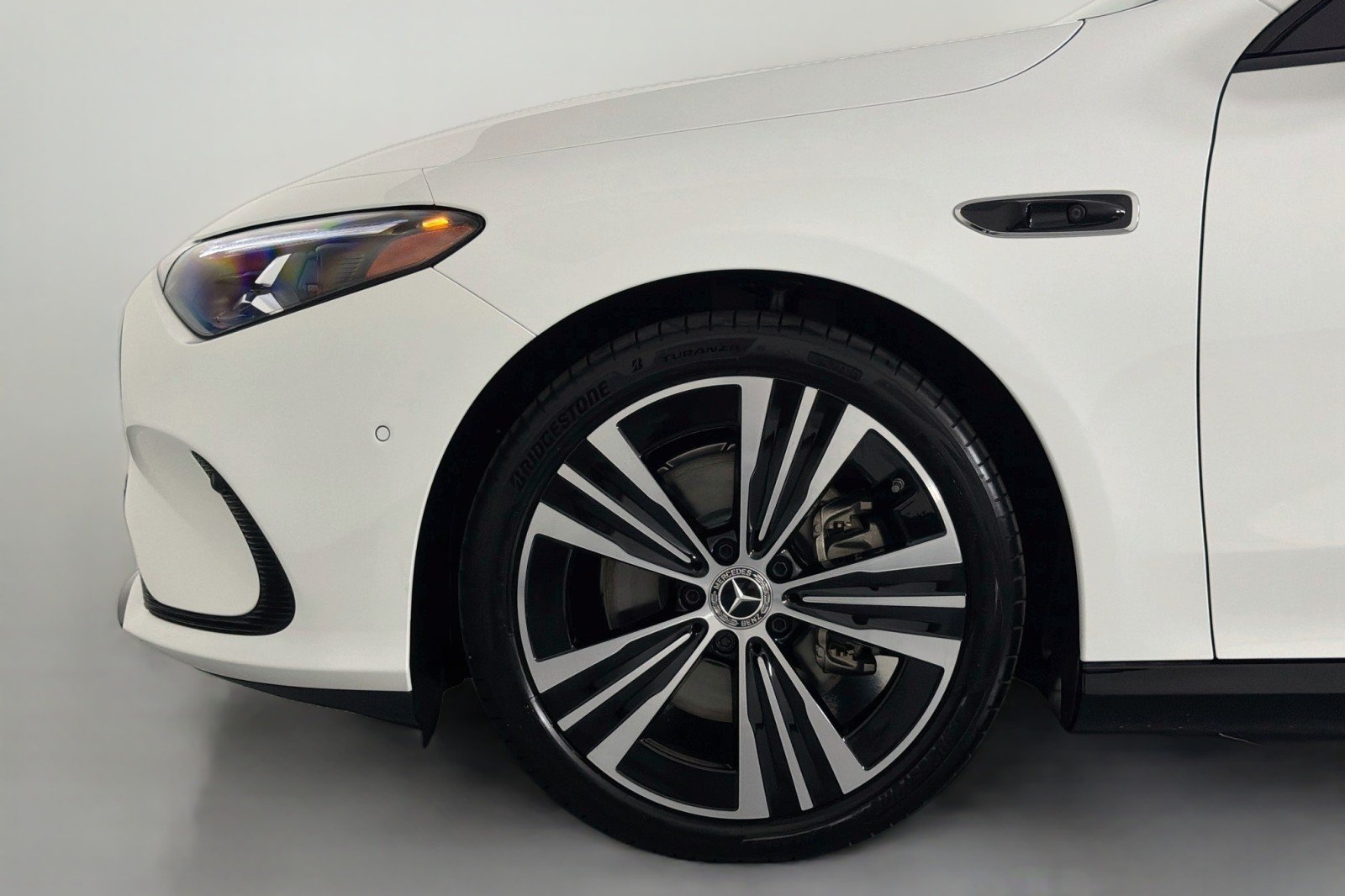 New 2027 Polar White Mercedes-Benz CLA 250+ Electric RWD image 9