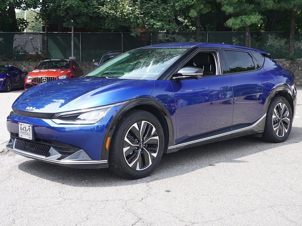 Used 2024 Blue Kia Wind image 9
