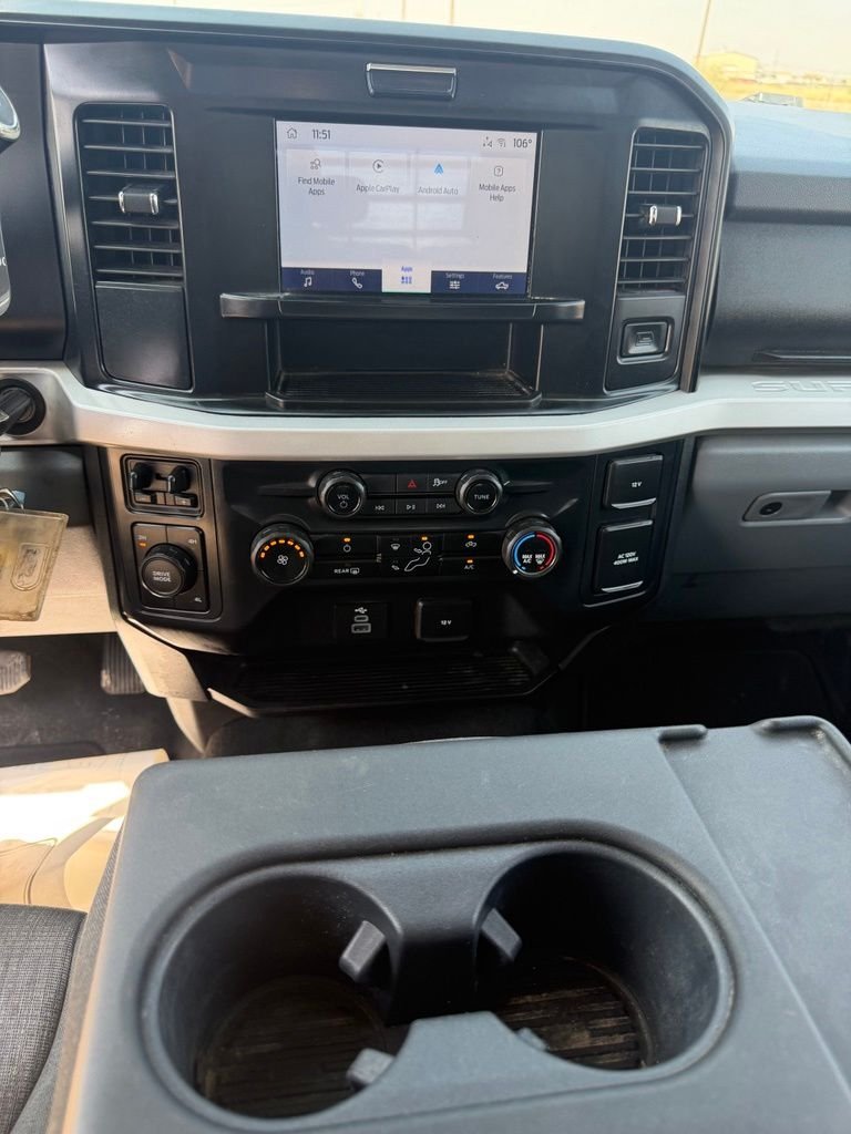 Used 2025 Oxford White Ford XLT image 17