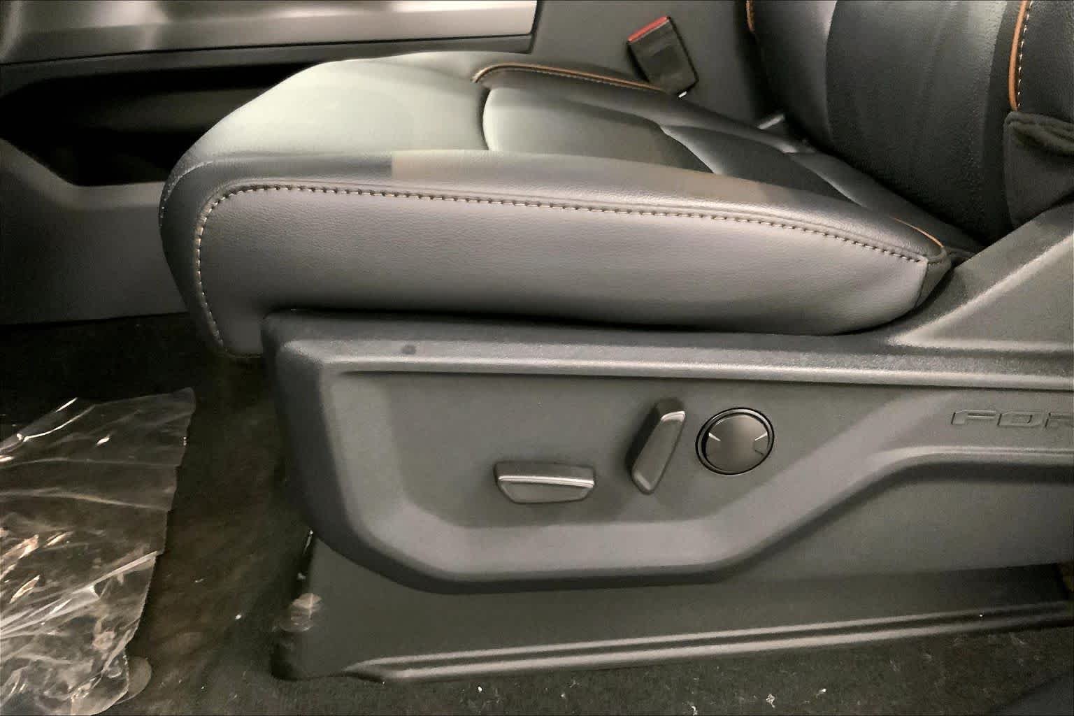 New 2026 Agate Black Metallic Ford F-250® Lariat® image 19