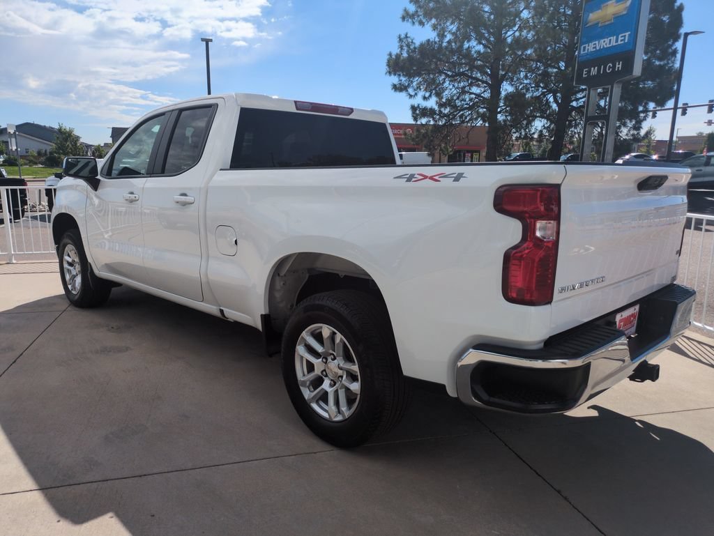 Used 2023 SUMMIT WHITE Chevrolet LT image 3