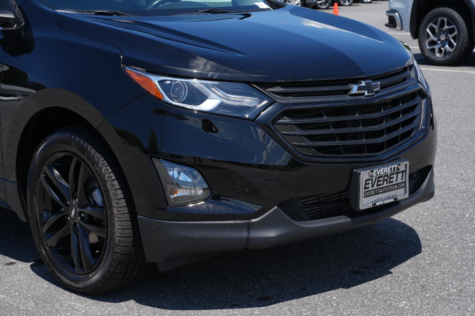 Used 2021 MOSAIC BLACK METALLIC Chevrolet LT image 9