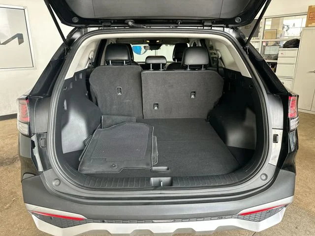 Used 2023 Black Kia EX image 22