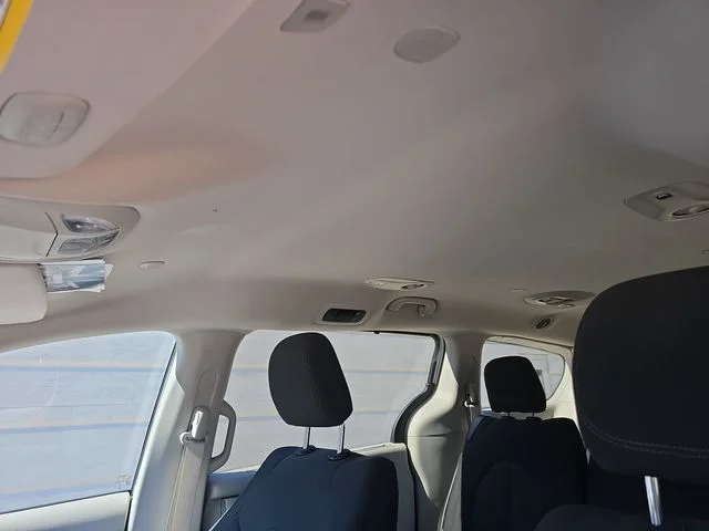 Certified Used 2018 White Chrysler Touring Plus image 15