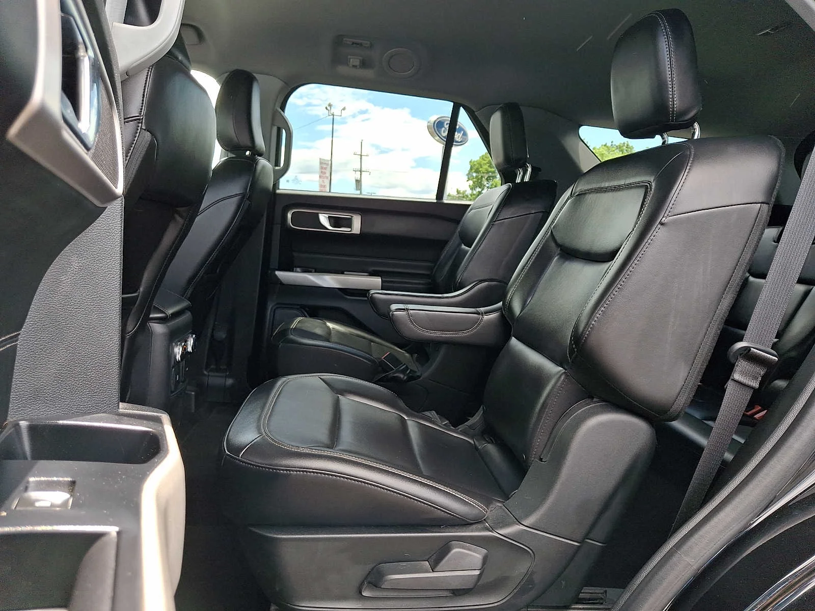 Used 2021 Agate Black Metallic Ford XLT image 10