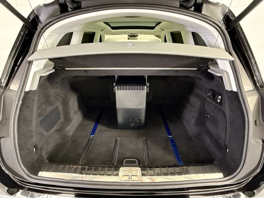 Used 2025  Mercedes-Benz Maybach GLS 600 image 27