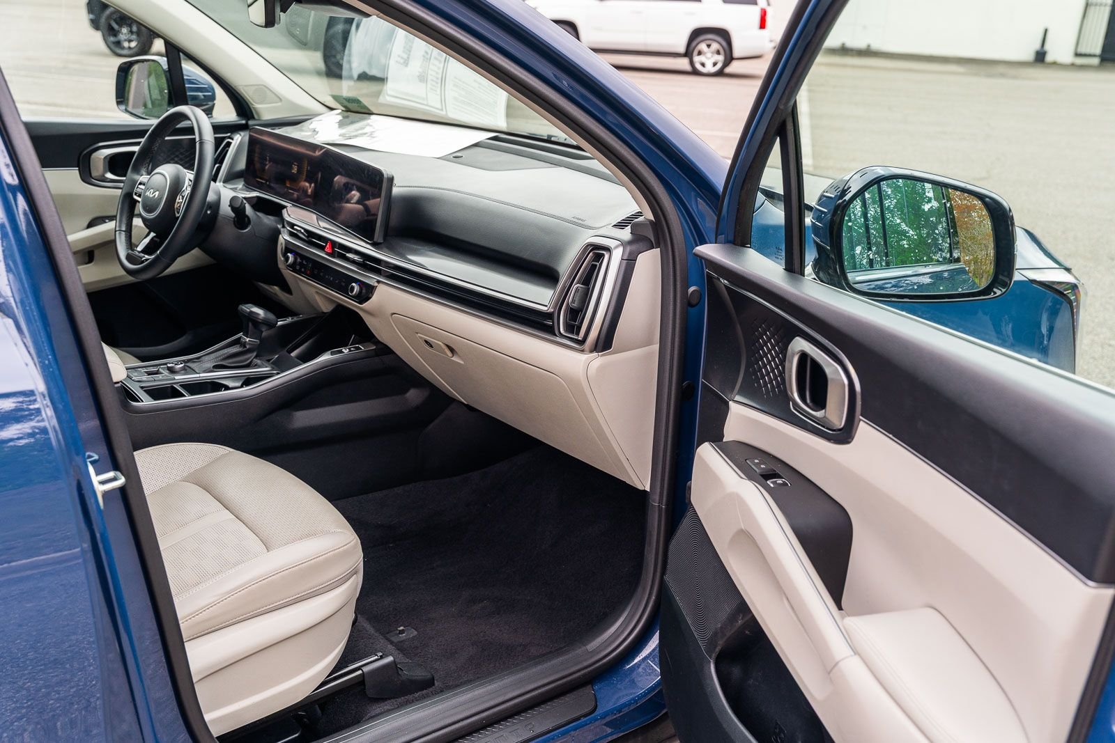 2025 Kia Sorento S - Photo 11