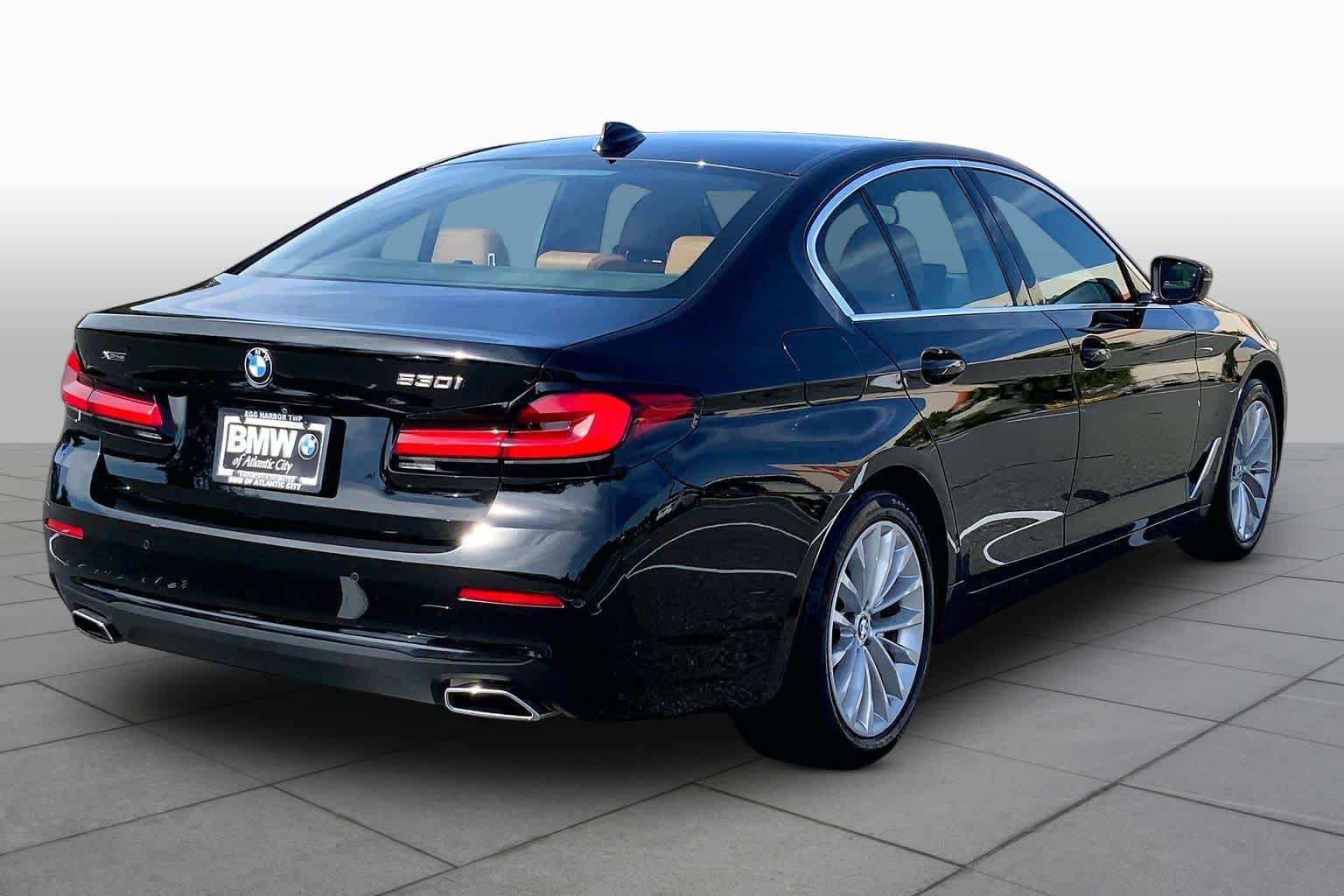 Used 2022 Jet Black BMW 530i xDrive image 12