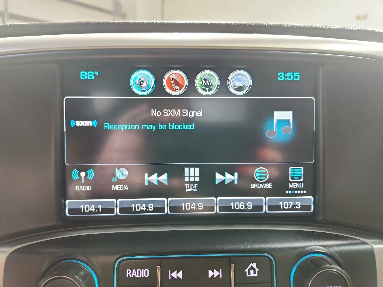 Used 2017 White GMC SLE image 14
