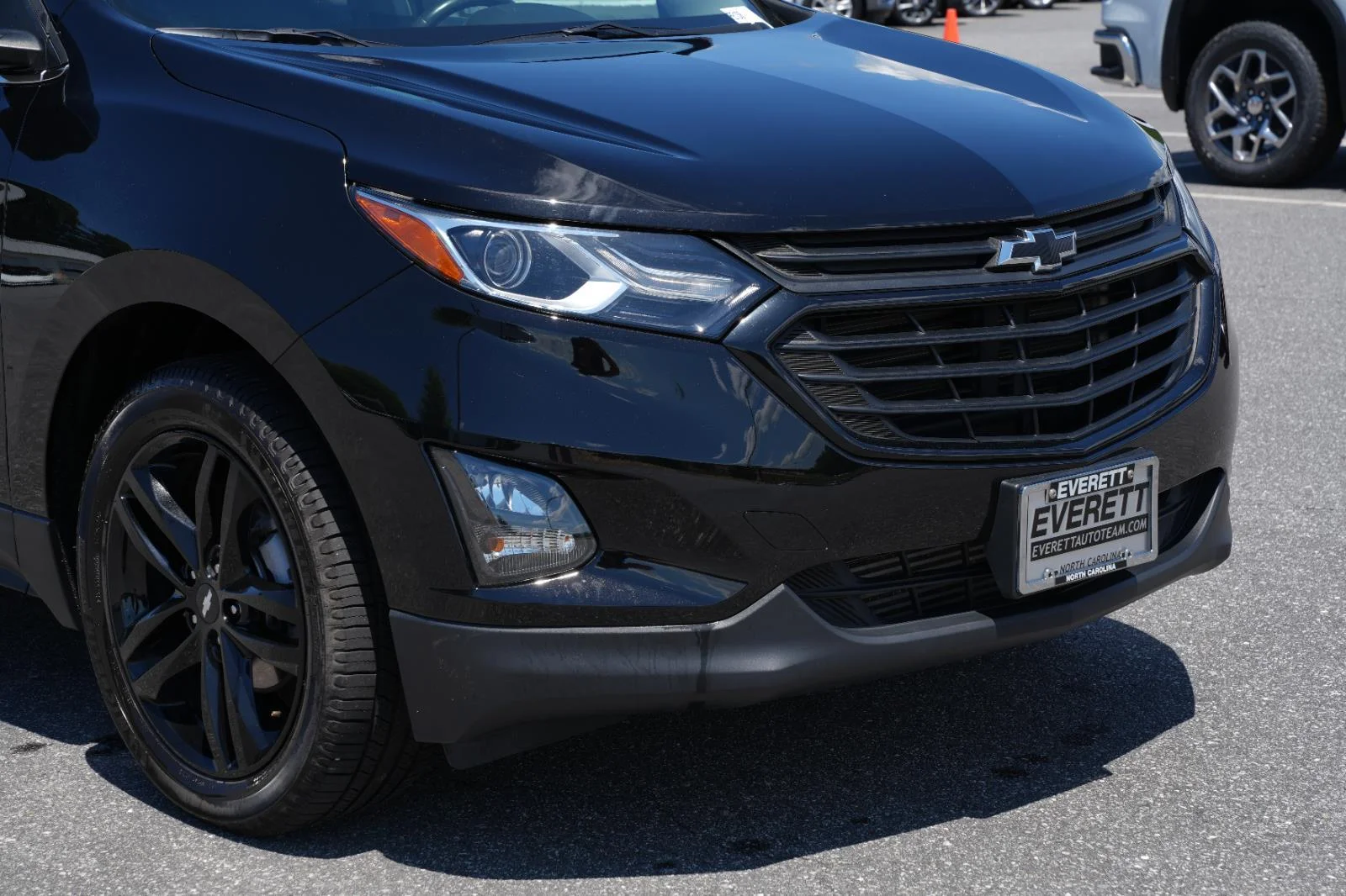 Used 2021 MOSAIC BLACK METALLIC Chevrolet LT image 9
