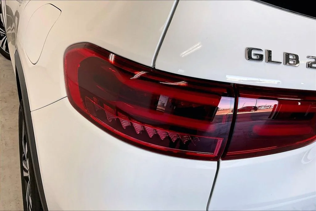 New 2026 Polar White Mercedes-Benz GLB 250 image 26