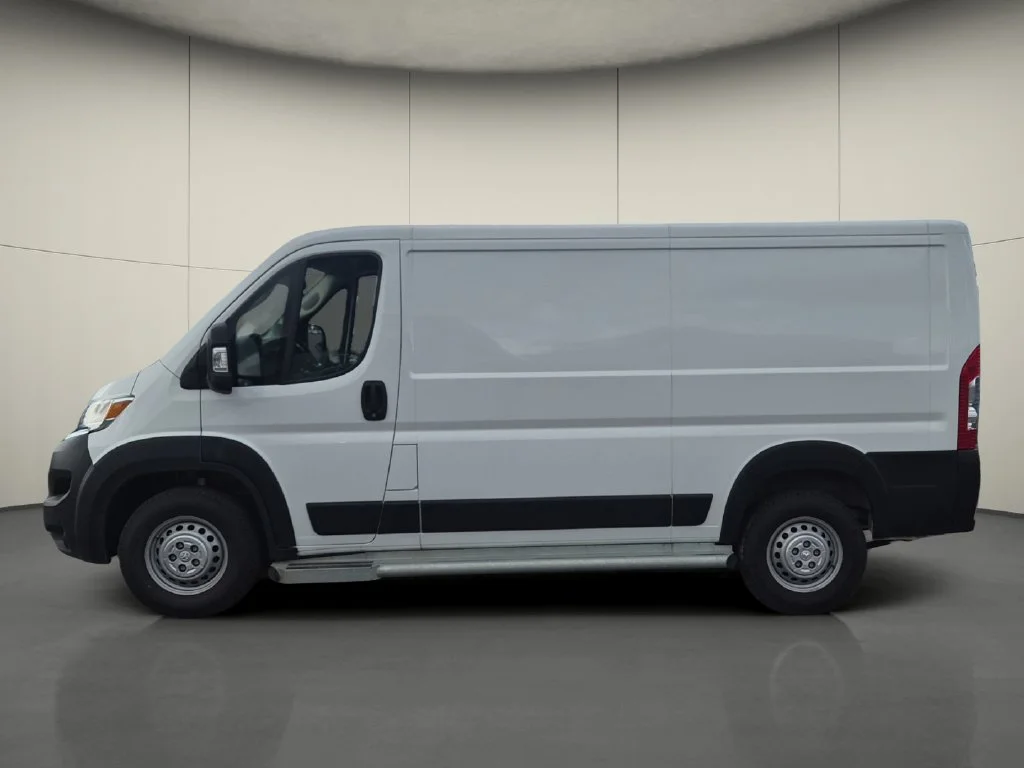 Used 2025 White Ram Base image 4