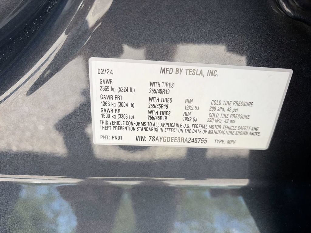 Used 2024  Tesla Long Range image 27
