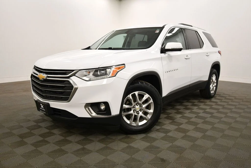 Used 2018 Chevrolet Traverse 1LT with VIN 1GNEVGKW7JJ254177 for sale in Rochester, Minnesota