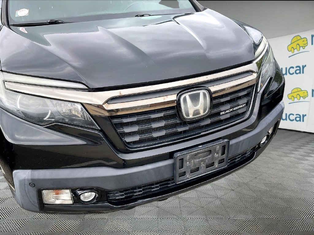 Used 2017 Black Honda Black Edition image 4